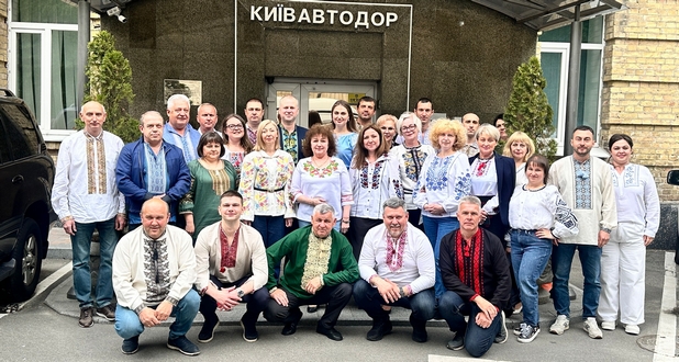 З Днем вишиванки, Україно! Нехай кожен стібок на сорочці нагадує про силу роду, незламність духу і красу наших традицій.